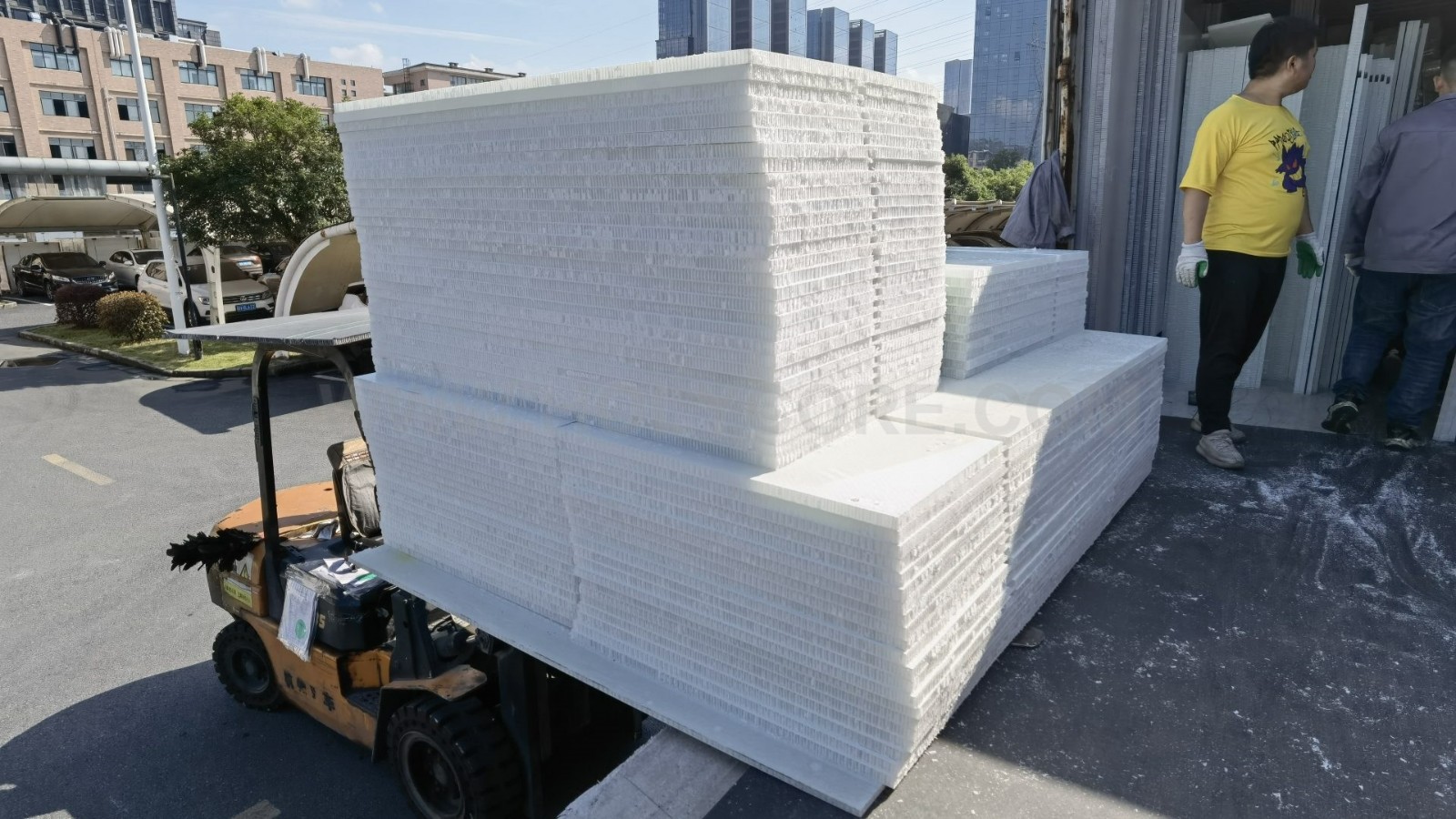 RV-panels-delivery 1.jpg RV-panels-delivery 1.jpg